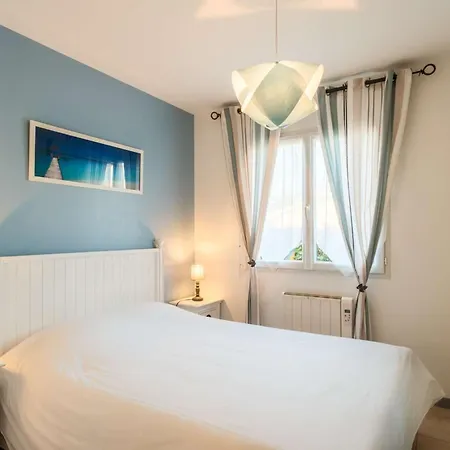 Willa Bourg, Jolie Petite Maison Pour 4 Personnes Avec Terrasse Et Jardin *